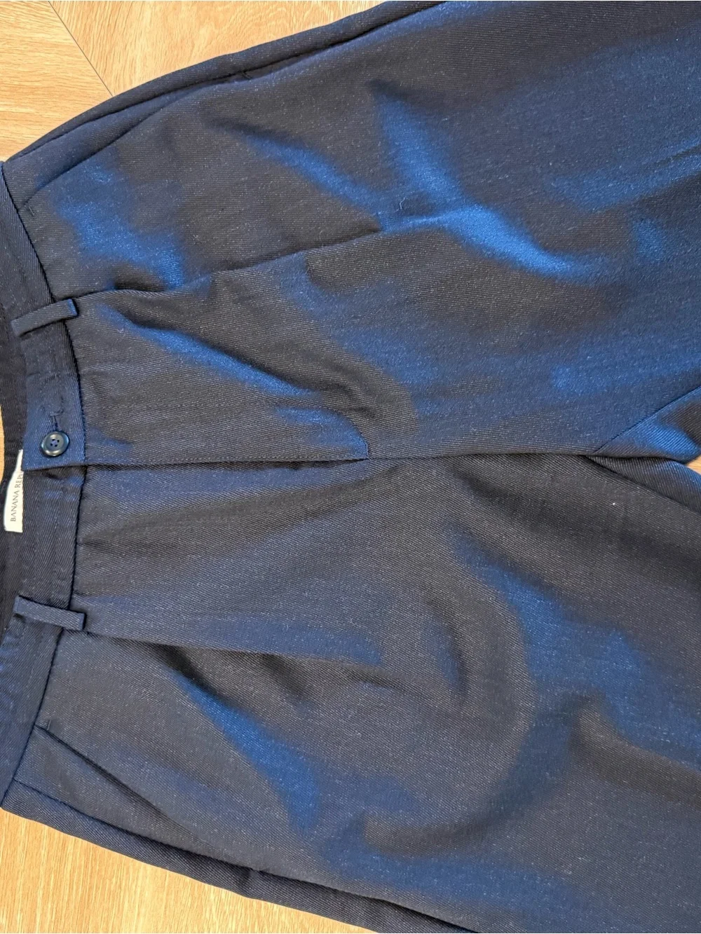 Banana Republic Men's Navy Relaxed Pleated Dress Pants